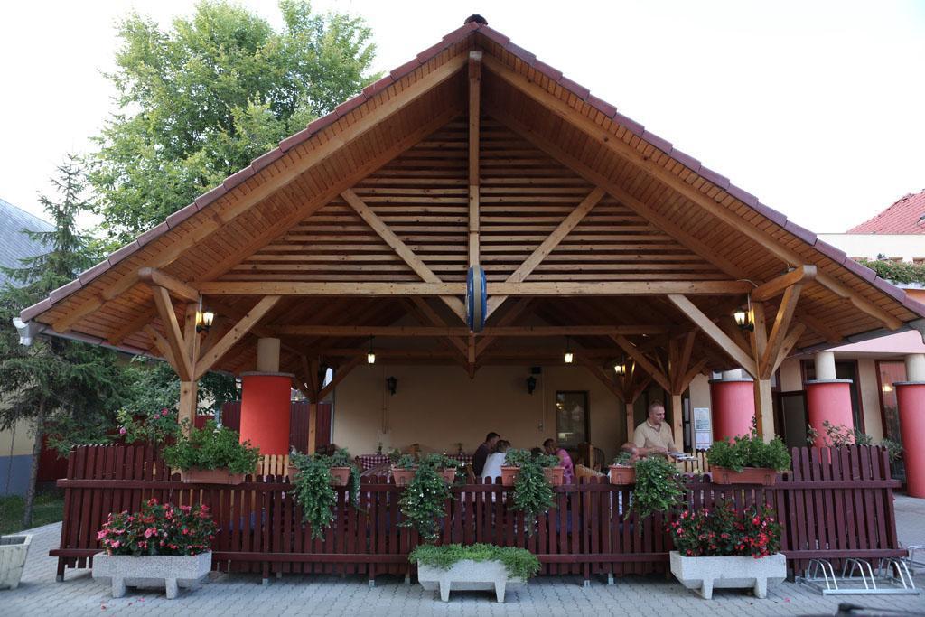 派兹奥温泉酒店 Mórahalom 外观 照片